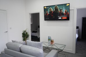 Apartment | Interior - Stunning 2-bed Apartment in Birmingham (Birmingham)