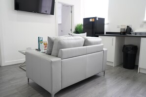 Apartment | Interior - Stunning 2-bed Apartment in Birmingham (Birmingham)