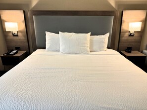 Individually decorated, individually furnished, desk, laptop workspace - Super 8 by Wyndham Corpus Christi Airport (Corpus Christi)