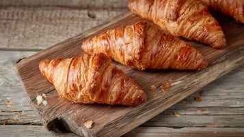 Tägliches Frühstücksbuffet gegen Gebühr