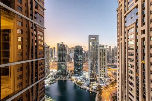 3 Bedroom Lake View Apartment