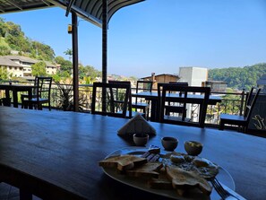 Daily cooked-to-order breakfast (LKR 1500 per person) - Oyado Marufuku (Kandy)