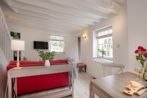 Interior - Lavender Cottage -  a cottage that sleeps 2 guests  in 1 bedroom (Portscatho)