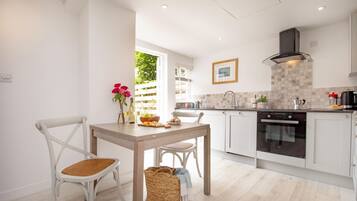 Frigorifero, microonde, forno, lavastoviglie