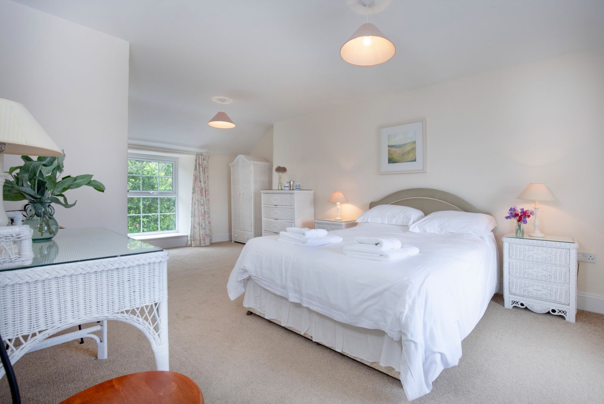 3 makuuhuonetta, silitysrauta/-lauta, vauvan matkasänky, Wi-Fi