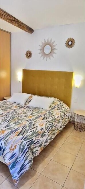 1 bedroom, travel crib, free WiFi, bed sheets