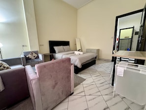 Apartamento | 1 quarto, escrivaninha, Wi-Fi de cortesia, roupa de cama