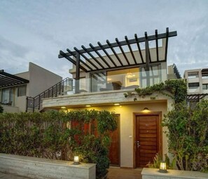 Fachada de la propiedad