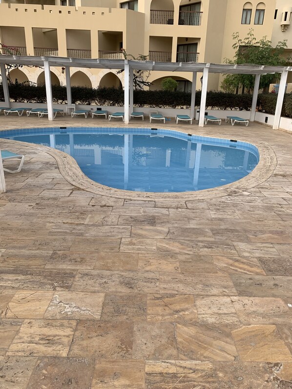 3 개의 야외 수영장