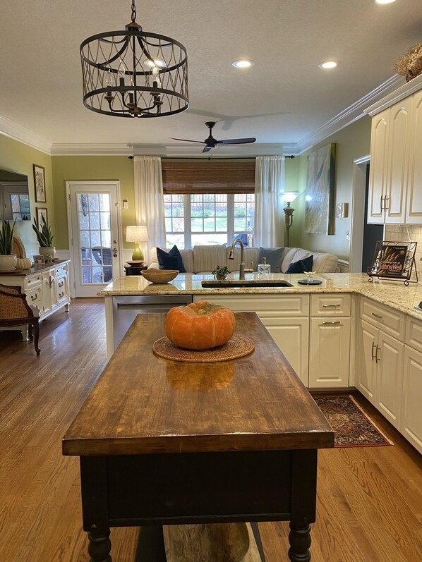 Smart TV, fireplace, printers