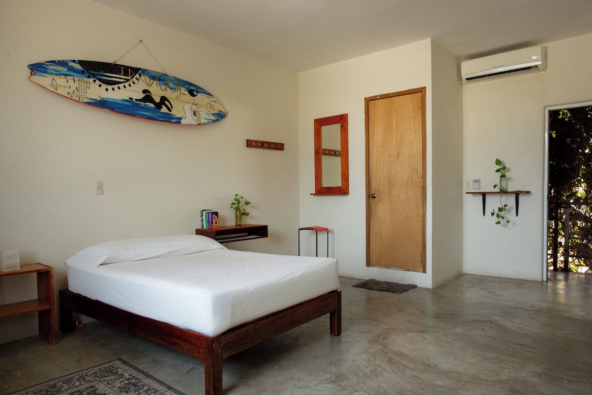 Design Double Room | WiFi (free), bed sheets