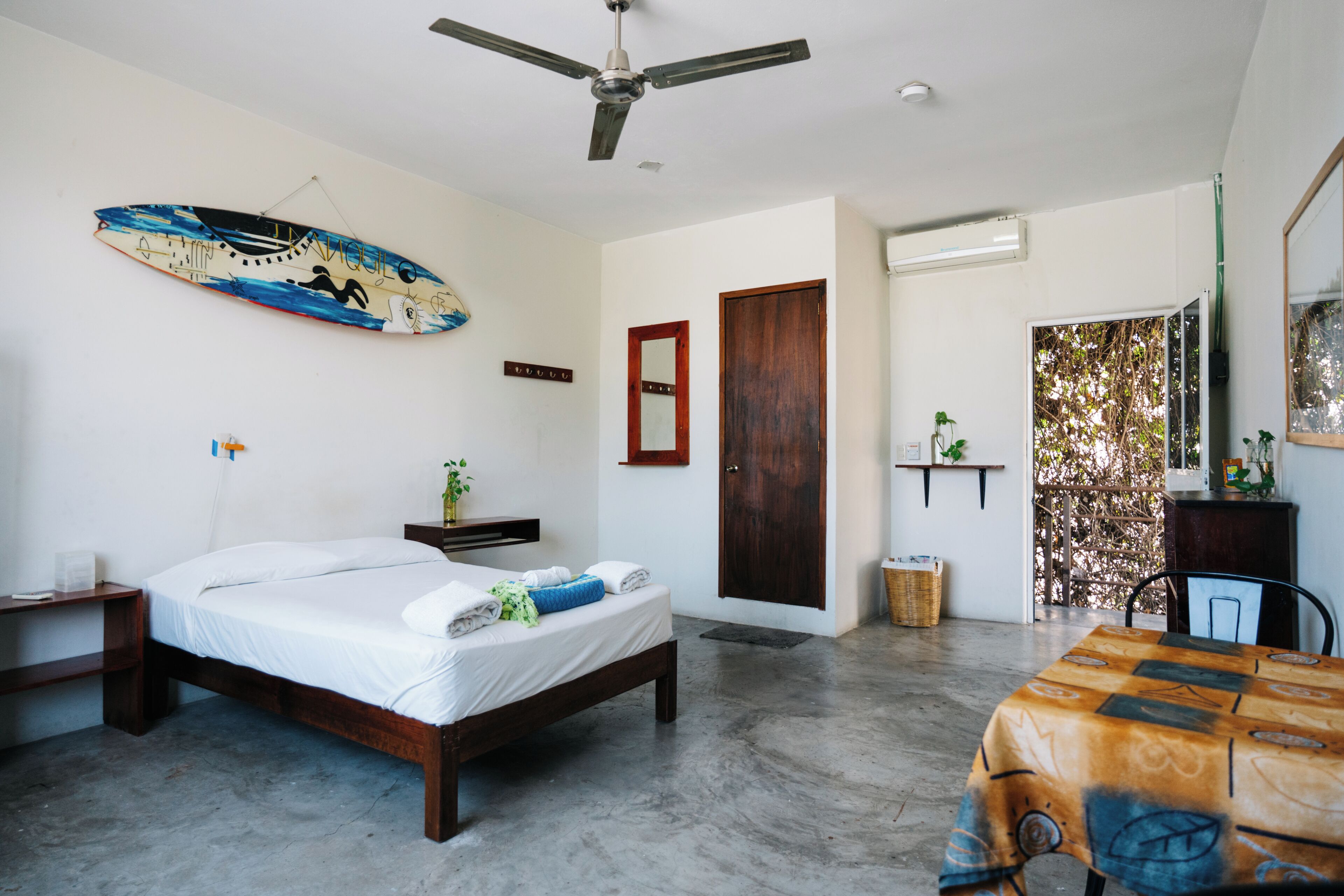 Habitación doble de diseñador | Wifi gratis y ropa de cama 
