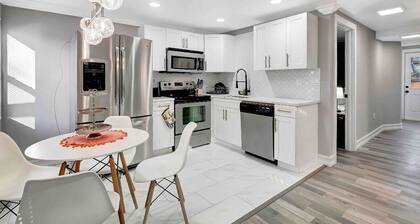Superb 2-bedroom 2-baths apartment in cool Tampa with AC, WiFi central tampa 2