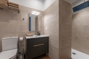 ヘアドライヤー、タオル