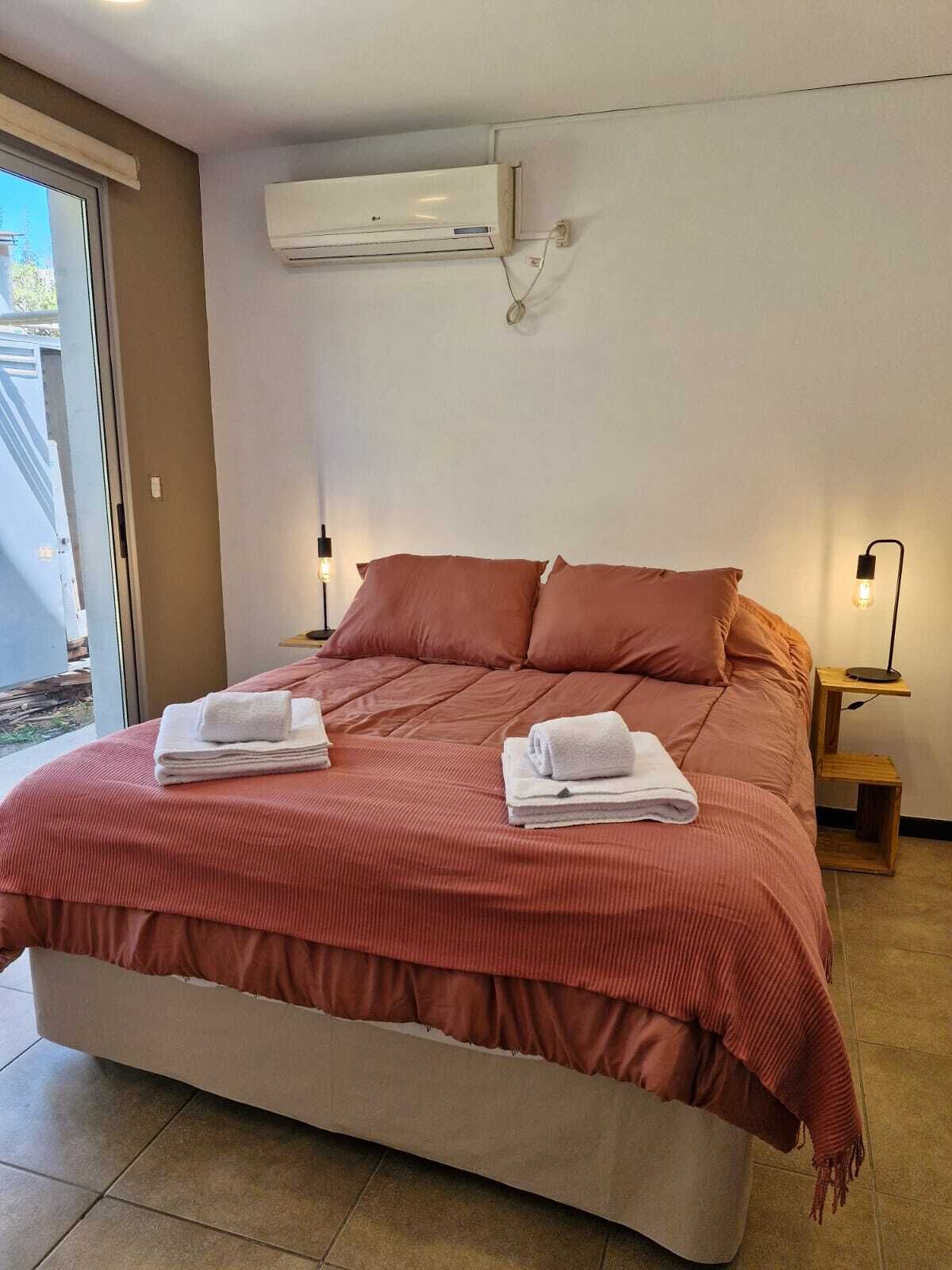 4 chambres, fer et planche à repasser, Wi-Fi, draps fournis