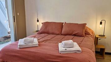 4 chambres, fer et planche à repasser, Wi-Fi, draps fournis