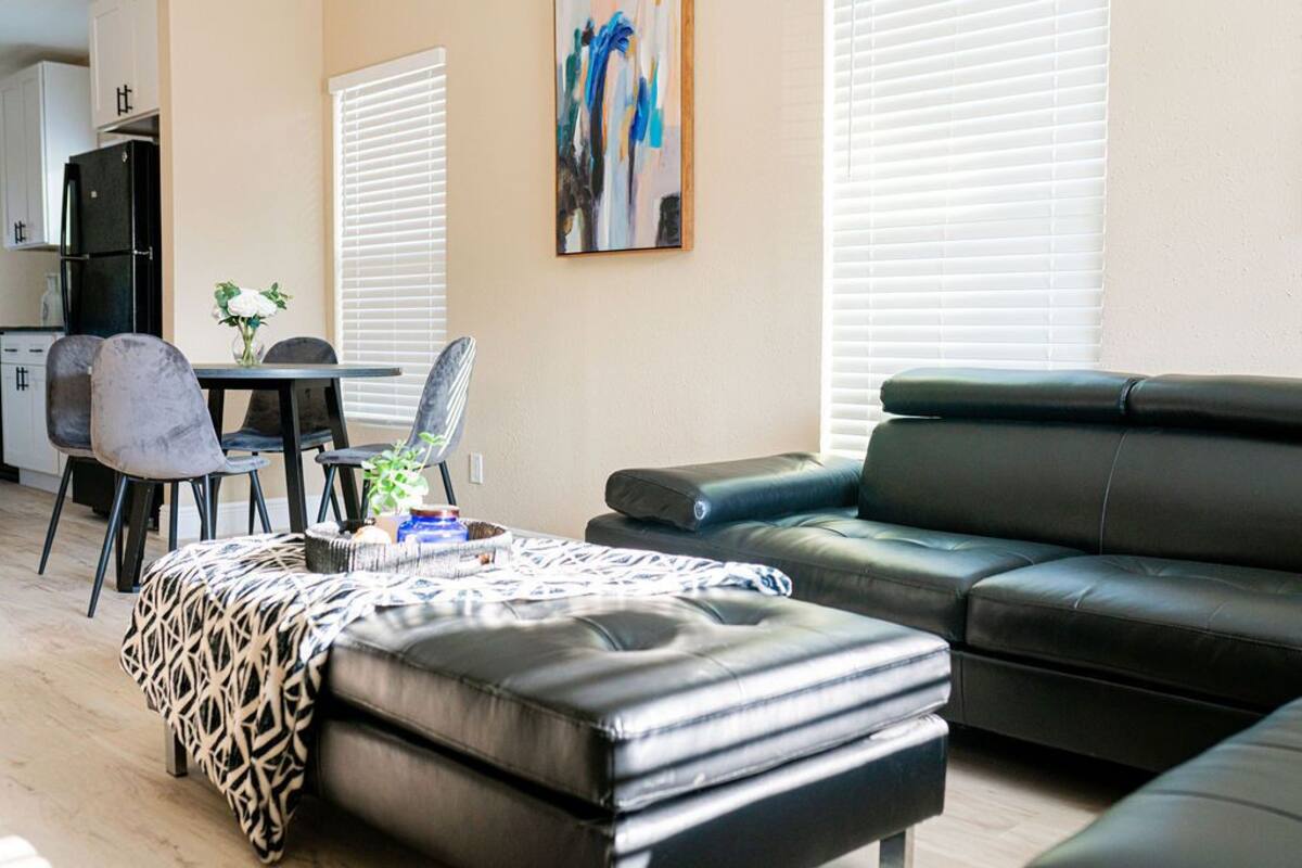 Luxury House, City View | Free WiFi, bed sheets
