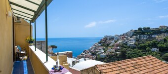 AMORE RENTALS - Residence Barbera with Terrace and Air Conditioning