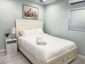 1 غرفة نوم وخزنة داخل الغرفة ومكواة/لوح كي وواي فاي مجانًا