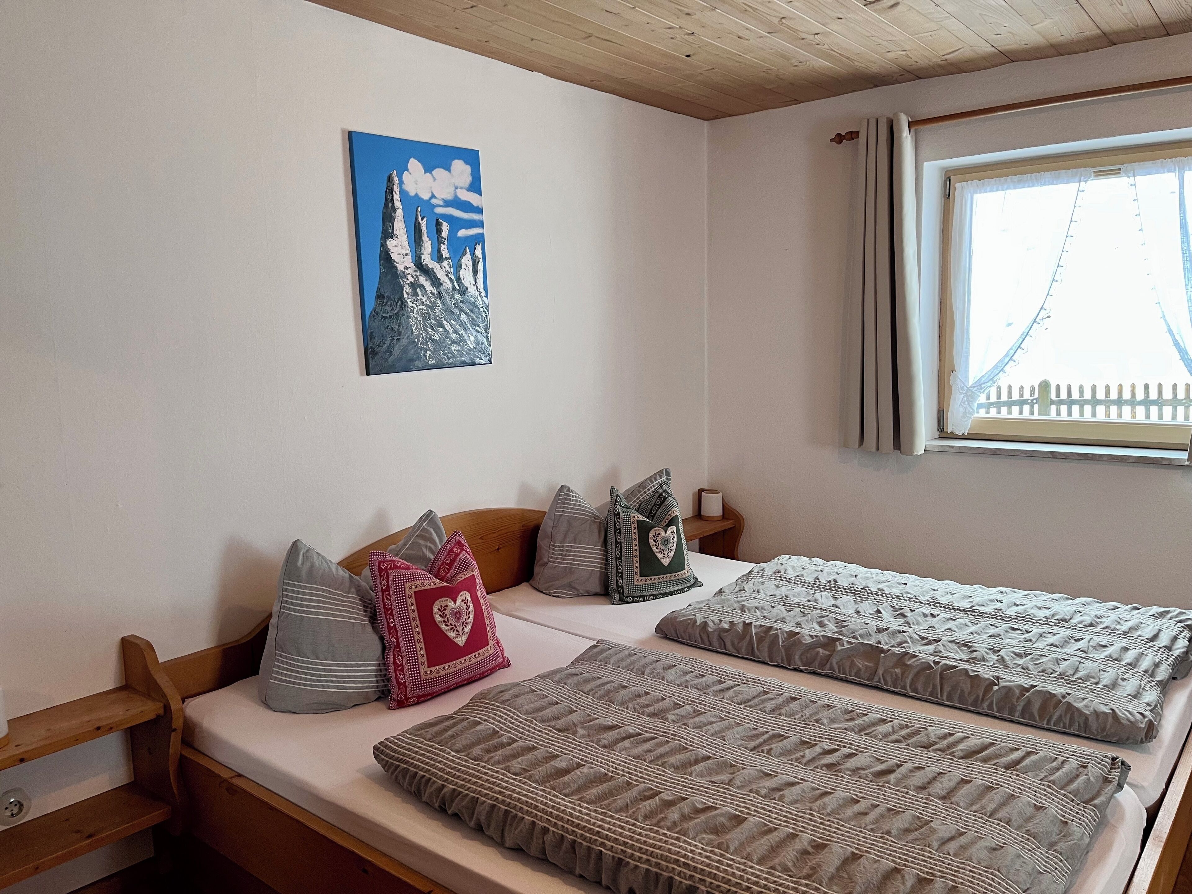 1 chambre, lit parapluie, Wi-Fi gratuit, draps fournis
