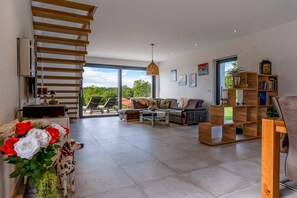 TV, foosball, stereo