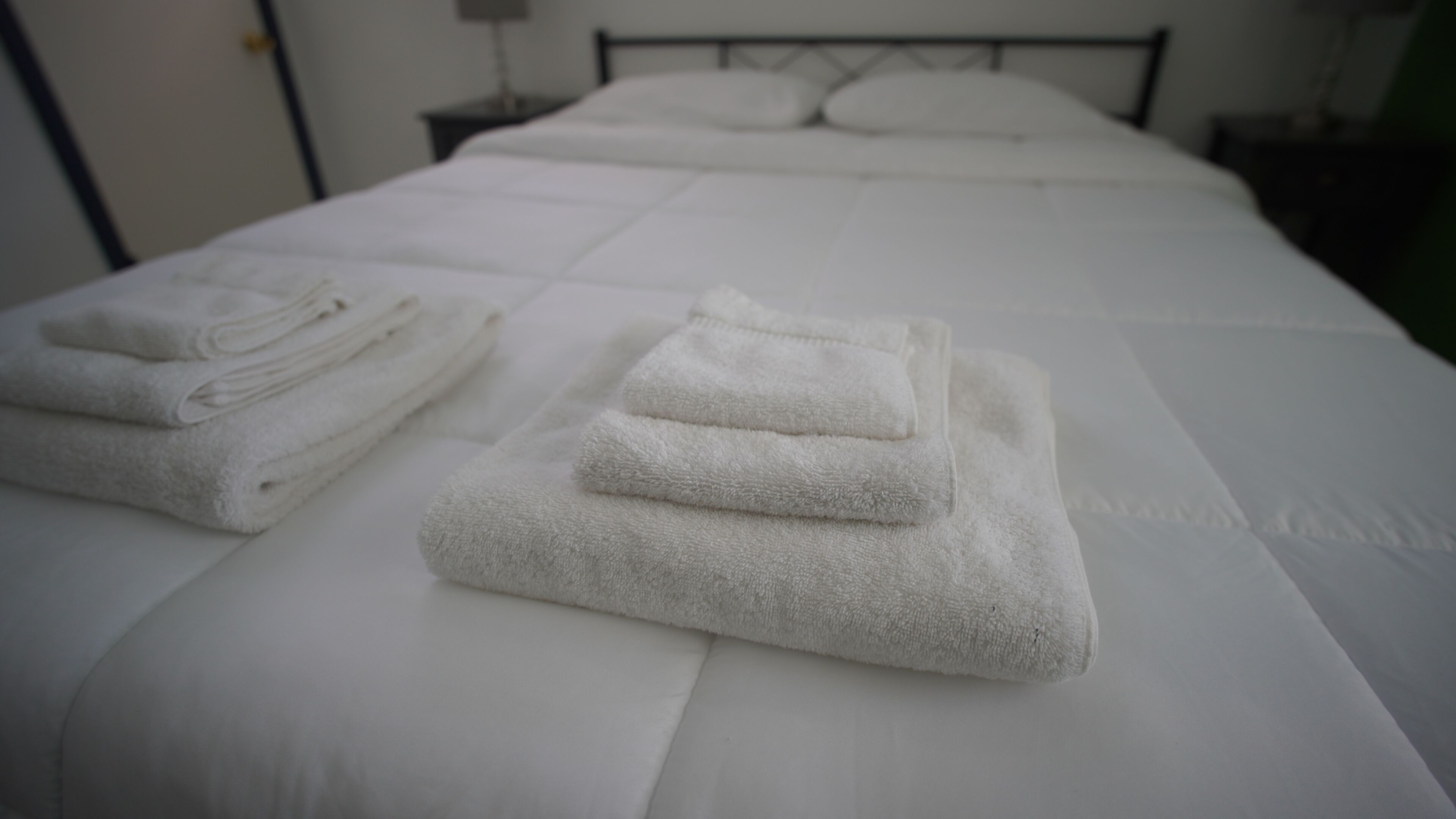 2 bedrooms, in-room safe, iron/ironing board, free WiFi