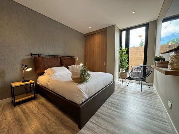 2 bedrooms, iron/ironing board, bed sheets