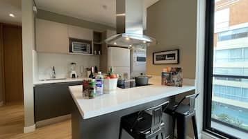 Fridge, microwave, oven, coffee/tea maker