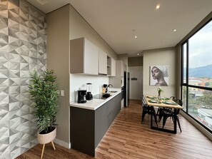 Fridge, microwave, oven, coffee/tea maker