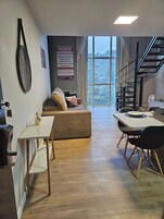 Apartamento | Área de estar | Smart TV 32 polegadas com canais digitais