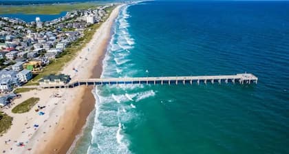 Updated/Resort StyleSleeps-9-Beach-5 min/Pool/Dining/pickle Ball-Prime location
