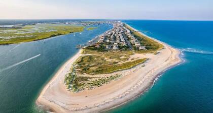 Updated/Resort StyleSleeps-9-Beach-5 min/Pool/Dining/pickle Ball-Prime location