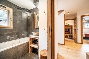 Eco-friendly toiletries, towels - Pamir - Charming apartment in center of Les Gets (Les Gets)