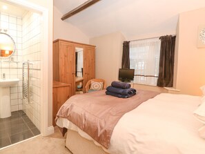 Cottage | 2 bedrooms, individually decorated, individually furnished, free WiFi