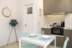 Dining - Antheon apartments - Jasmine (Vathy)