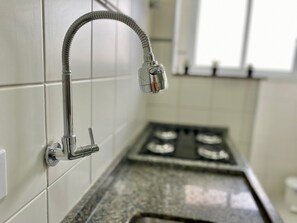Basic Διαμέρισμα | Ιδιωτική κουζίνα | Ψυγείο, φούρνος, Μπλέντερ, σκεύη μαγειρικής/πιάτα/κουζινικά