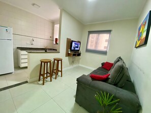 Basic Apartment | Living area - Edificio Raimundo Arjonas (Praia Grande)