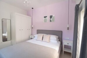 1 dormitori, planxa i posts de planxar, wifi i roba de llit 