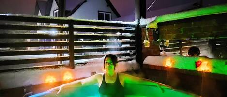 Bañera de hidromasaje al aire libre