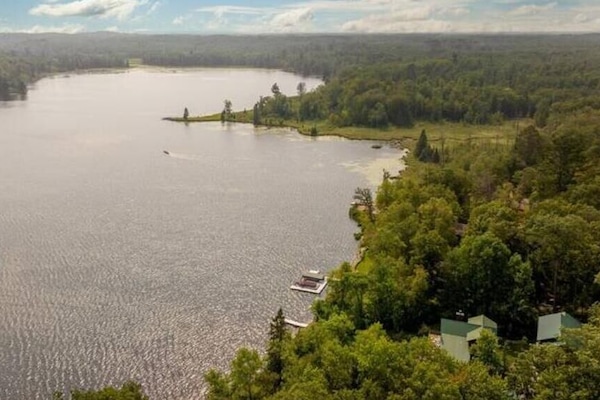 Very peaceful & quiet lake
