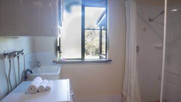 Shower, jetted tub, hair dryer, towels