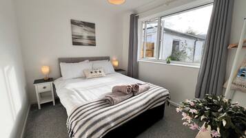 House | 2 bedrooms, iron/ironing board, free WiFi, bed sheets