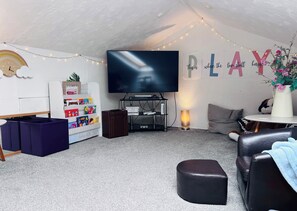 Interior - 'blue Sky' 2 Bedroom Enclosed Garden Parking, Wifi (Pentraeth)