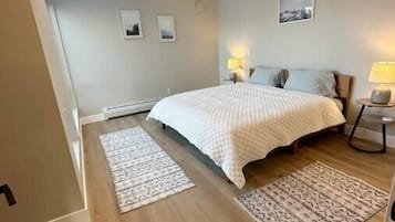 2 bedrooms, in-room safe, iron/ironing board, free WiFi