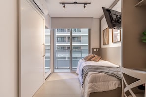 Iron/ironing board, free WiFi, bed sheets, wheelchair access