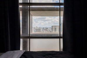 1 bedroom, iron/ironing board, free WiFi, bed sheets - Akile Homes experiences Geek (São Paulo)