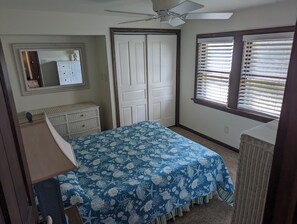 2 bedrooms, WiFi - Ocean City NJ - Ground Floor 2 Bedroom Apartment near 5th Street Tennis Courts (Ocean City)