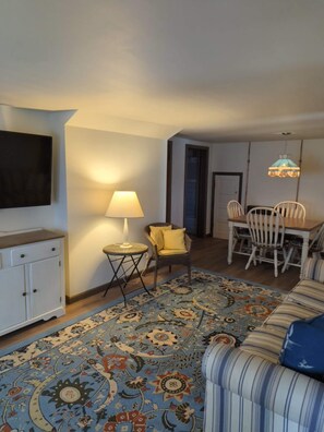 Smart TV - Ocean City NJ - Ground Floor 2 Bedroom Apartment near 5th Street Tennis Courts (Ocean City)