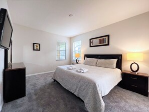 6 slaapkamers, een strijkplank/strijkijzer, gratis wifi, beddengoed