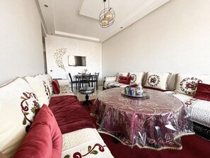 Smart TV - Enjoy Stay Charming & Stylish in The Hearth of Marrakech (Marrakesh)